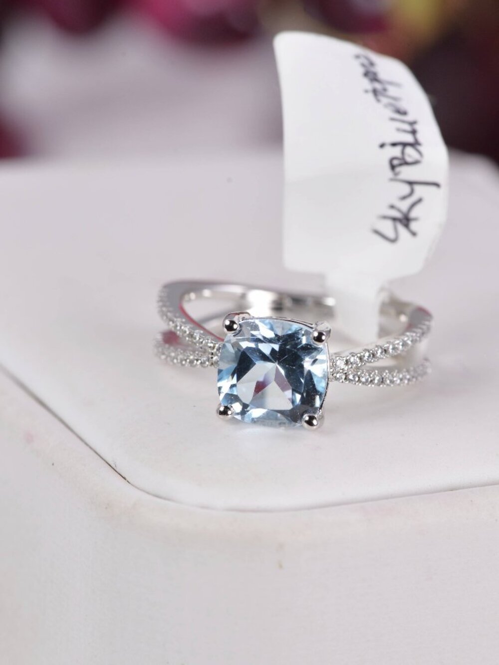 Natural Sky Blue Topaz Ring in 925 Sterling Silver sz 6